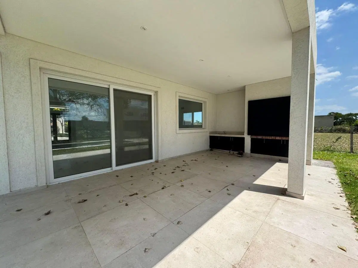 Casa en Venta Pilar del este 5