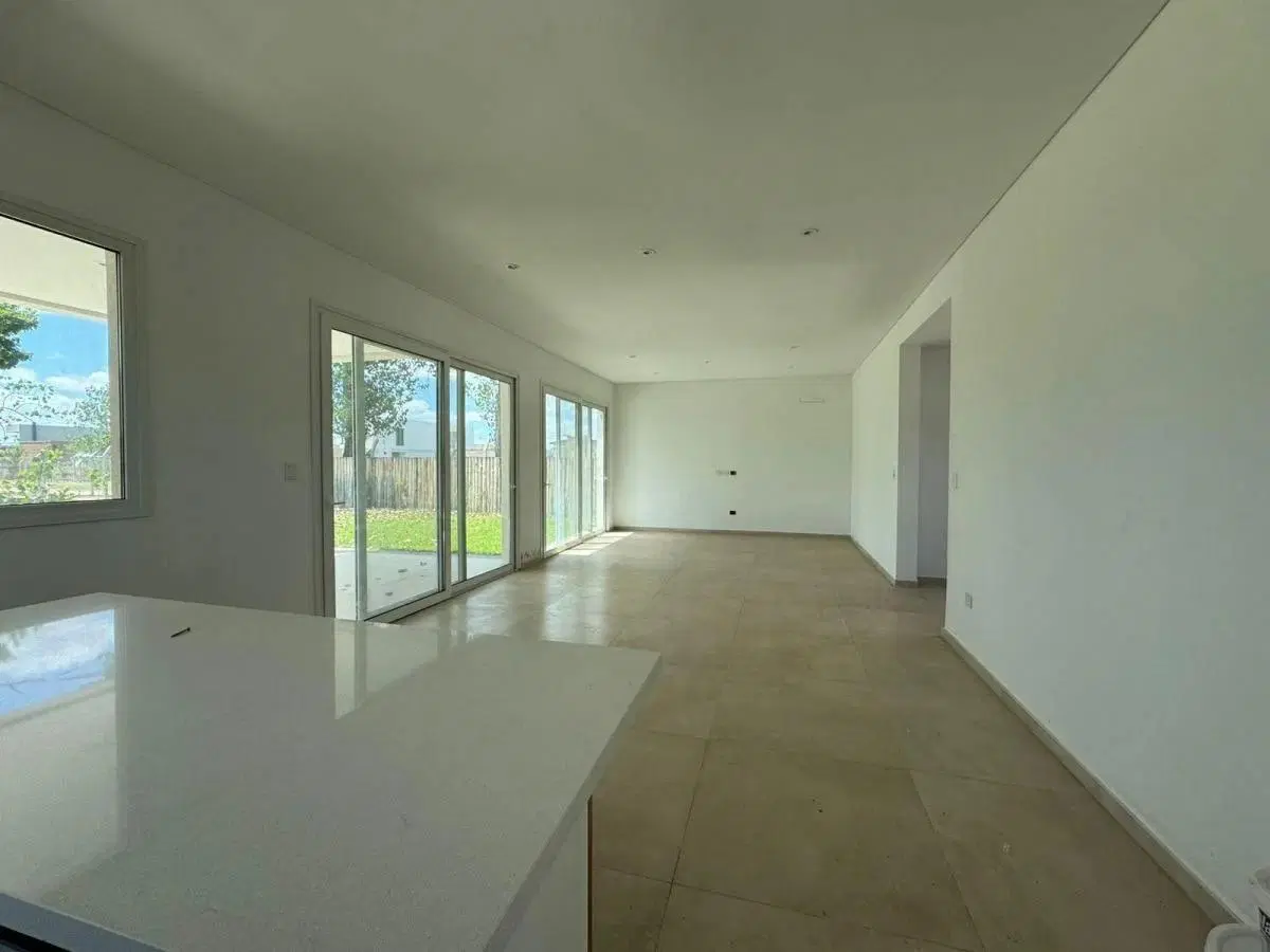 Casa en Venta Pilar del este 3