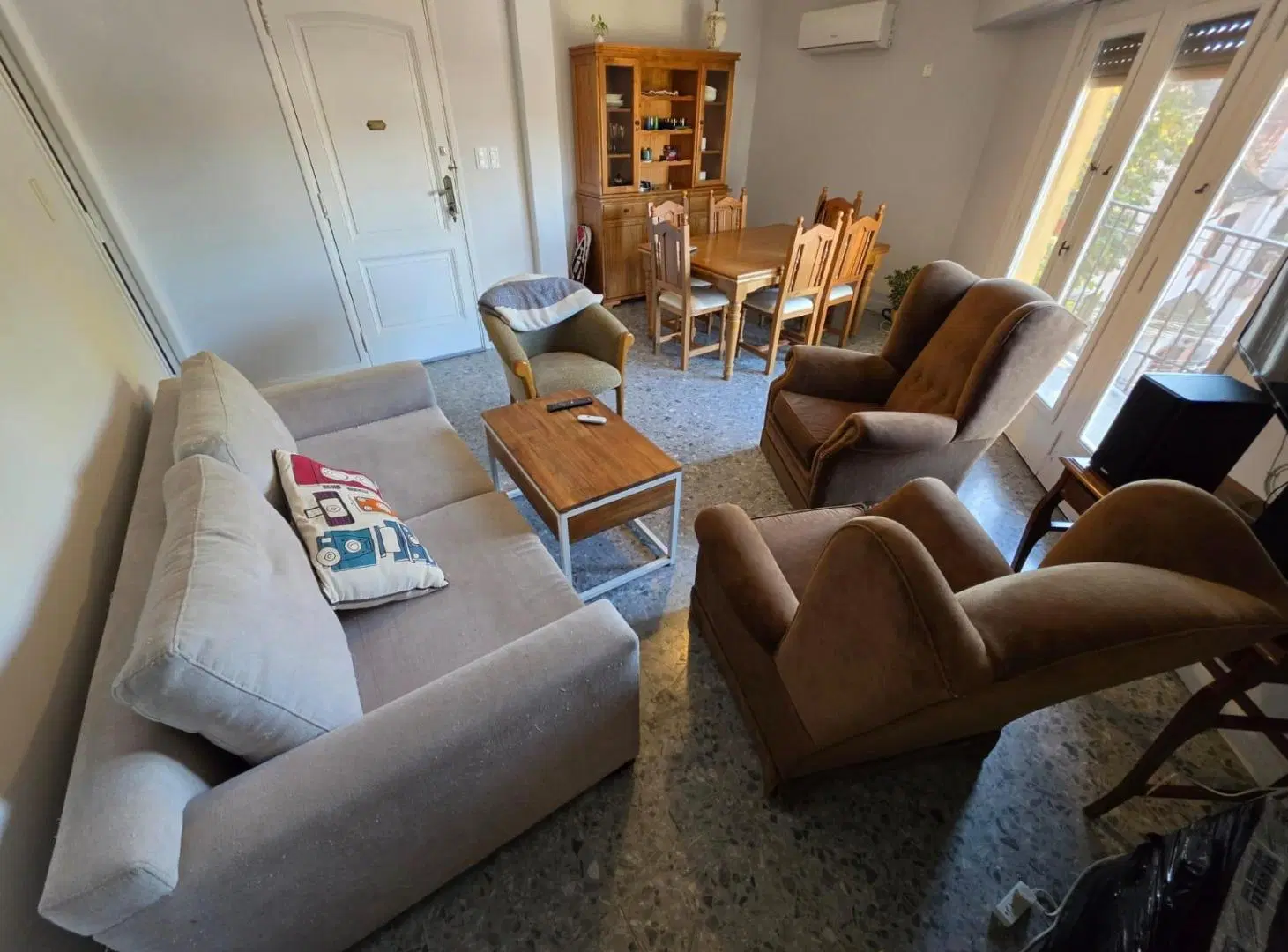 ***RESERVADO***. PH en Florida 3 AMB 76m2 luminoso, posibilidad de alquilar amueblado 1
