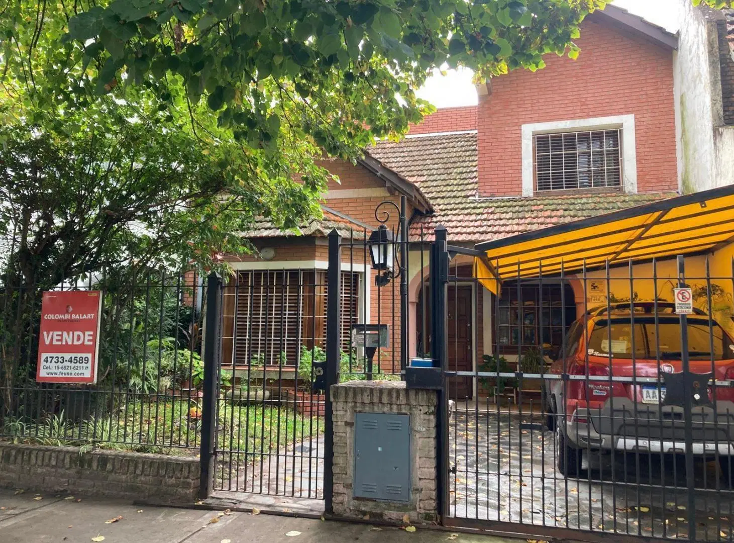 Hermosa casa en Martinez, con 263m2 de lote y226 m2 Cub. 3 Dorm Dep. entre Av Libertador y Vias. 8