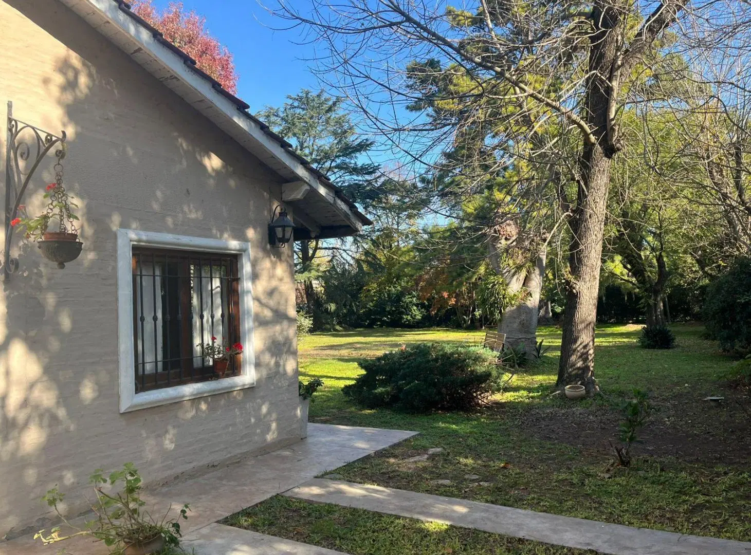 Hermosa casa funcional con terreno de 1720 metros 2