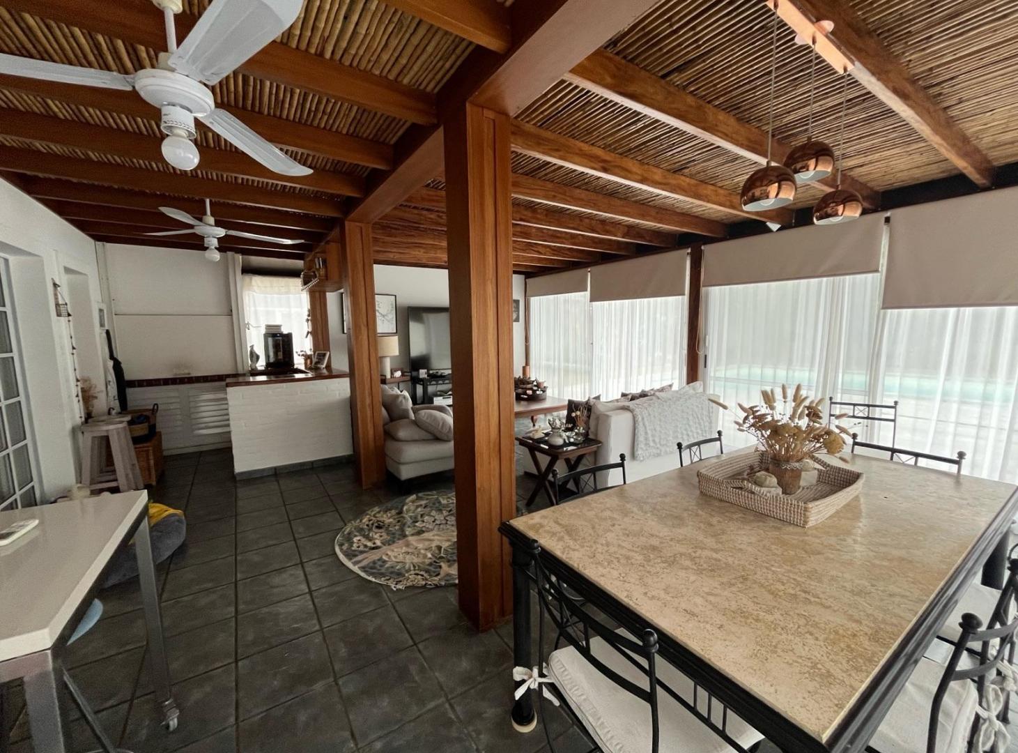 Foto de Encantadora casa en venta 6 ambientes apto crédito, imagen 2