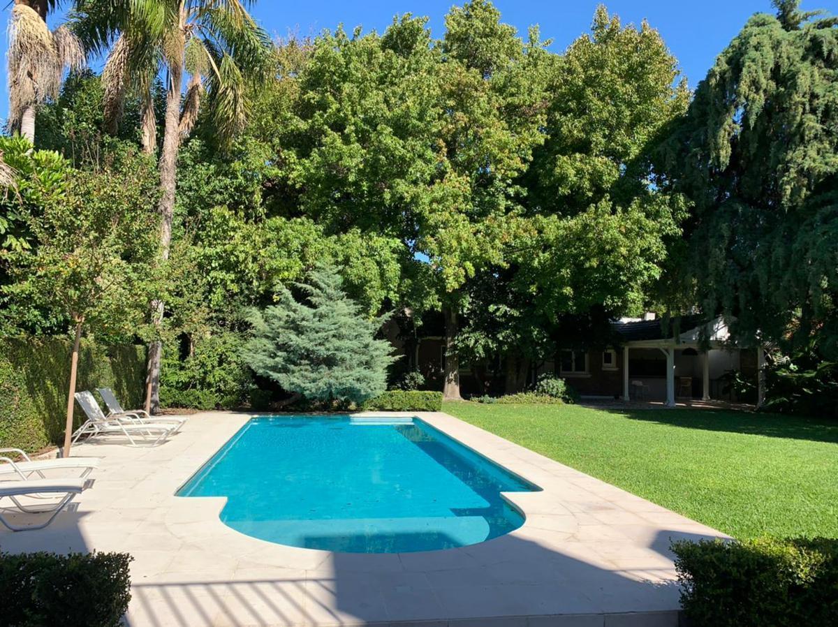 Foto de Casa a nuevo! Libertador al Río, calle cortada, 1150 m2 lote 650 m2, imagen 2