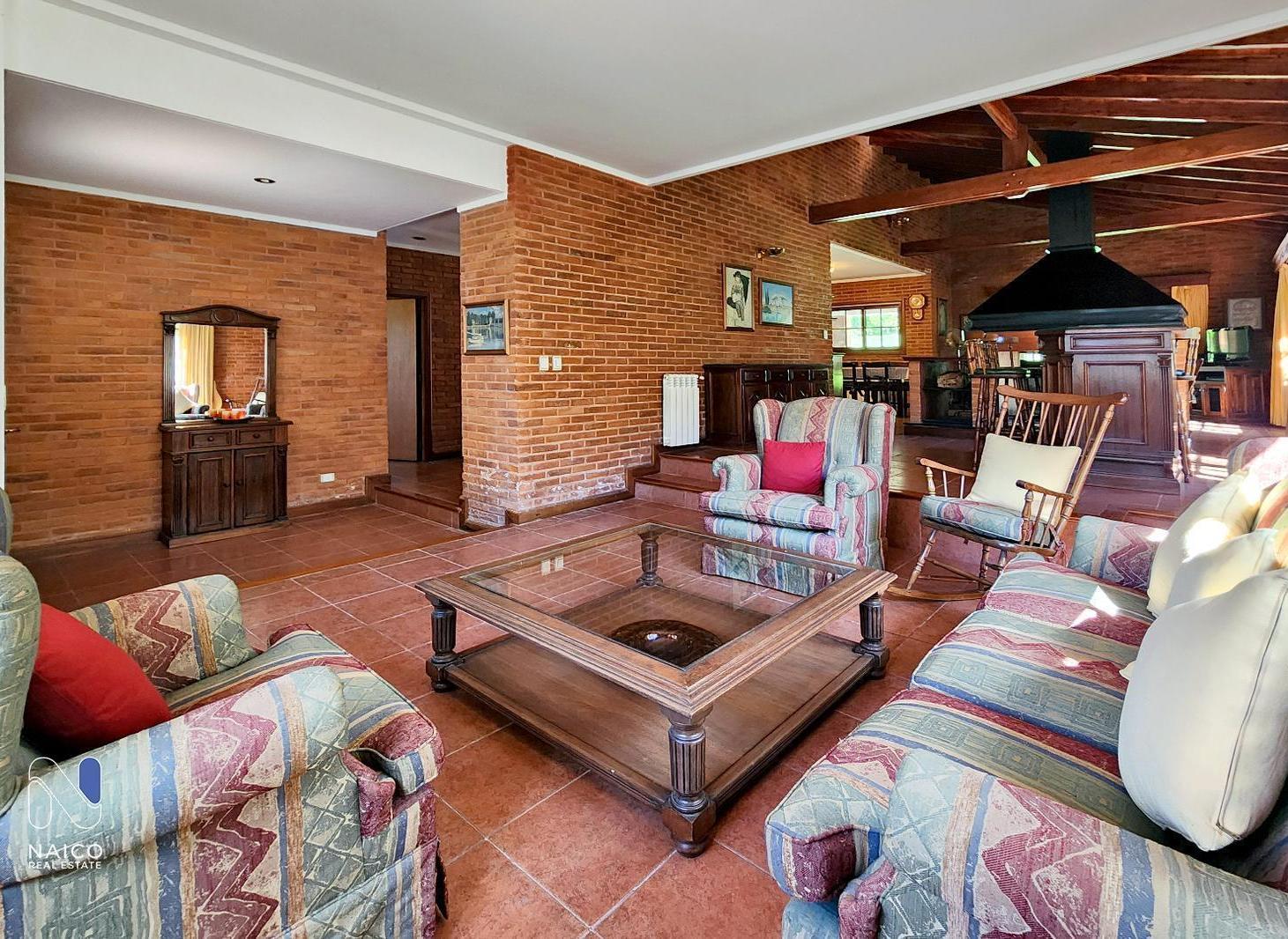 Foto de Casa en venta 6 ambientes Oportunidad Apto Credito. Digna de visitar!!!, imagen 1