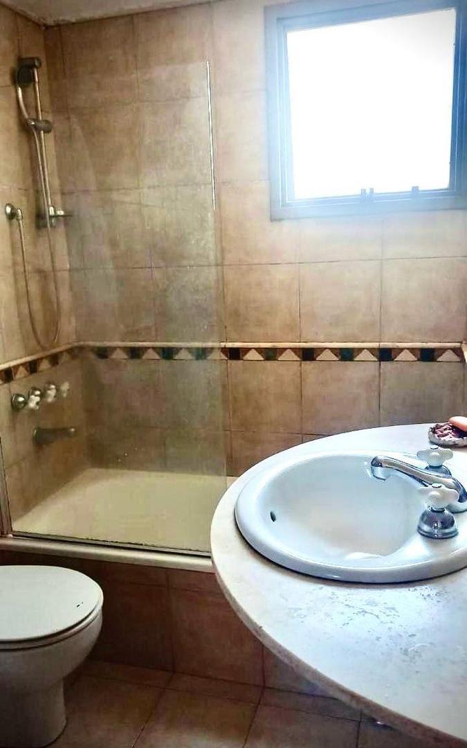 Foto de Departamento triplex con 2 cocheras centro de san isidro, imagen 3