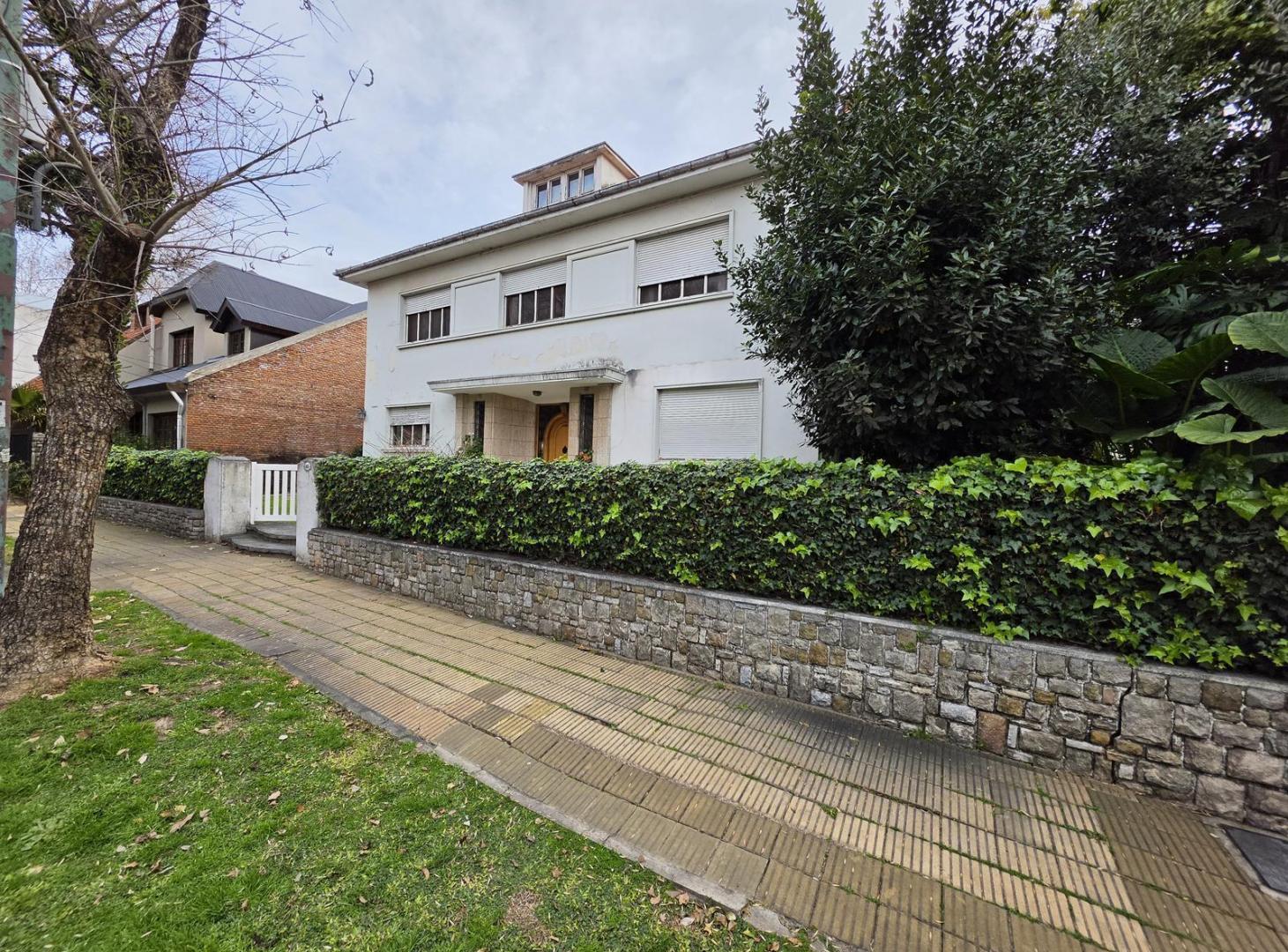 Foto de Lindísima casa en Vicente López 7 Dorm, entre Vias y Av. Maipu, 644m2, imagen 4