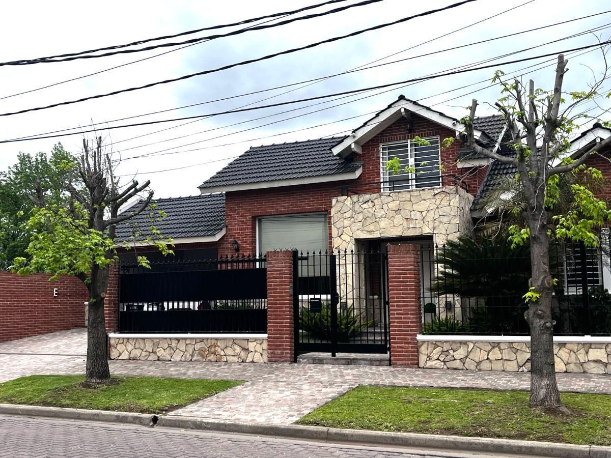 Foto de Espectacular casa en venta sin expensas, imagen 2