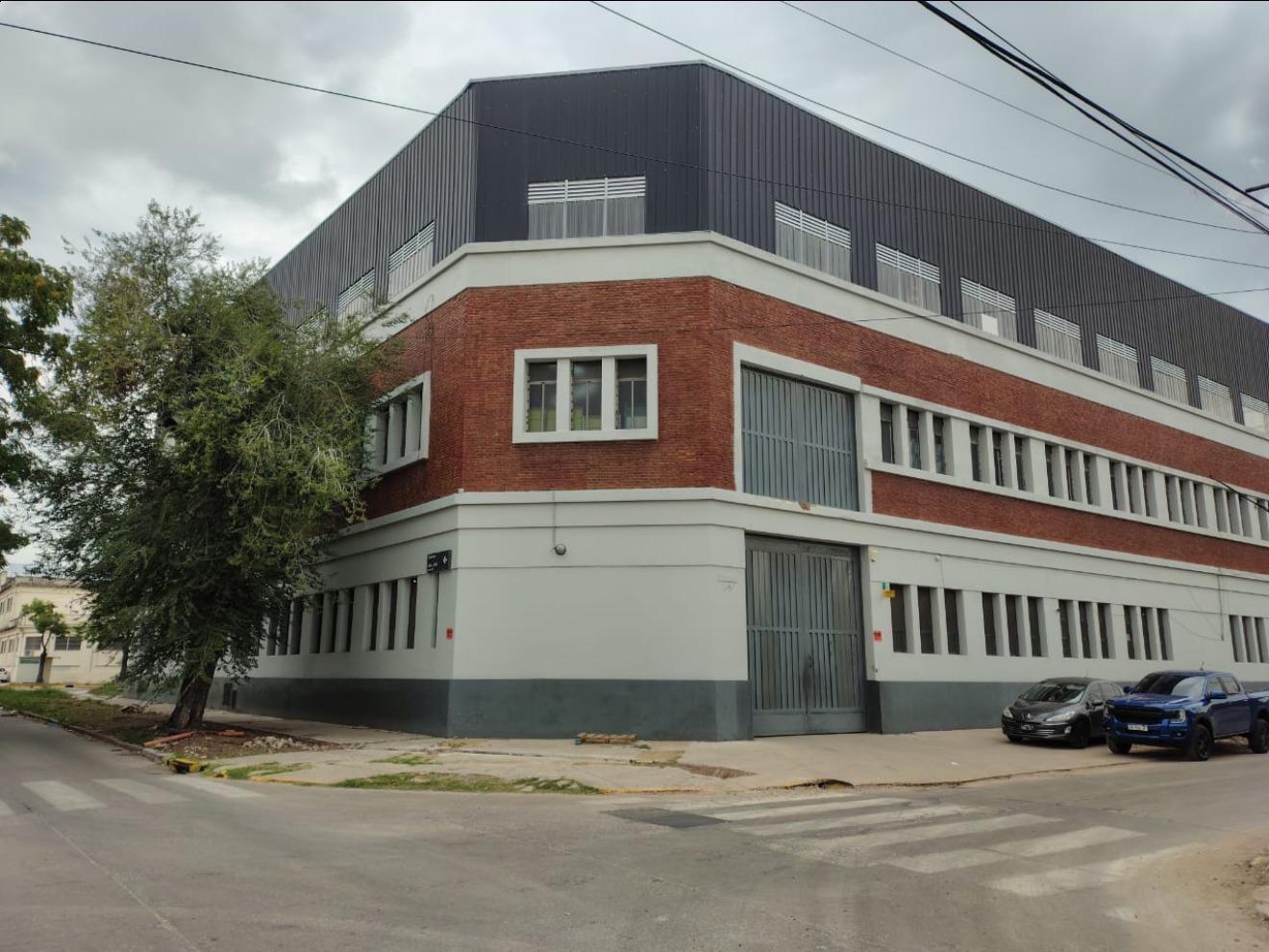 Foto de Excelente depósito de 3.969 m² con sistema contra incendio., imagen 1