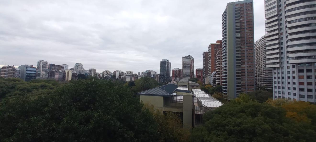 Muy lindo mono ambiente con vista a verde