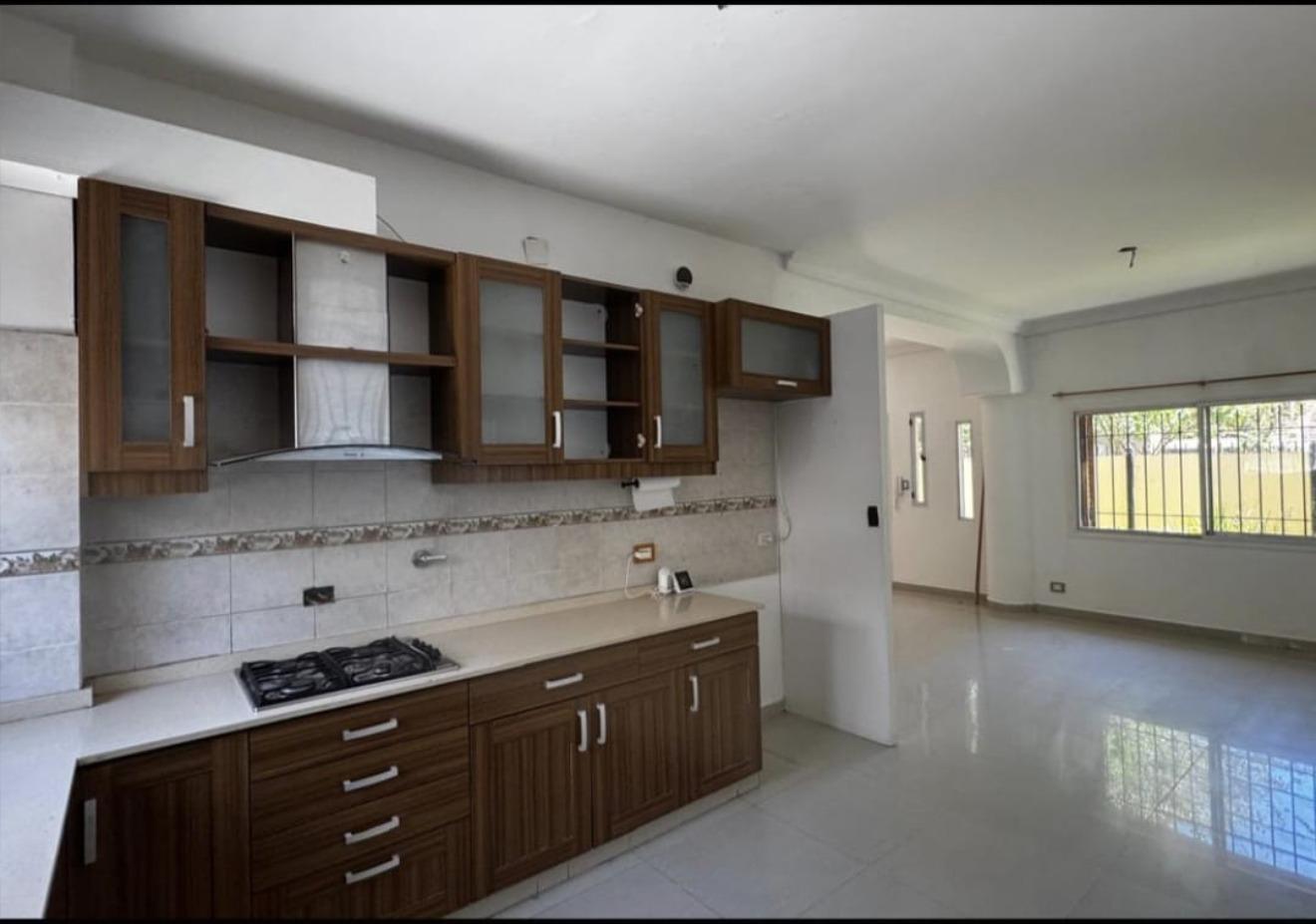 Foto de Excelente propiedad en el Barrio de Punta Chica, con patio jardín, imagen 4
