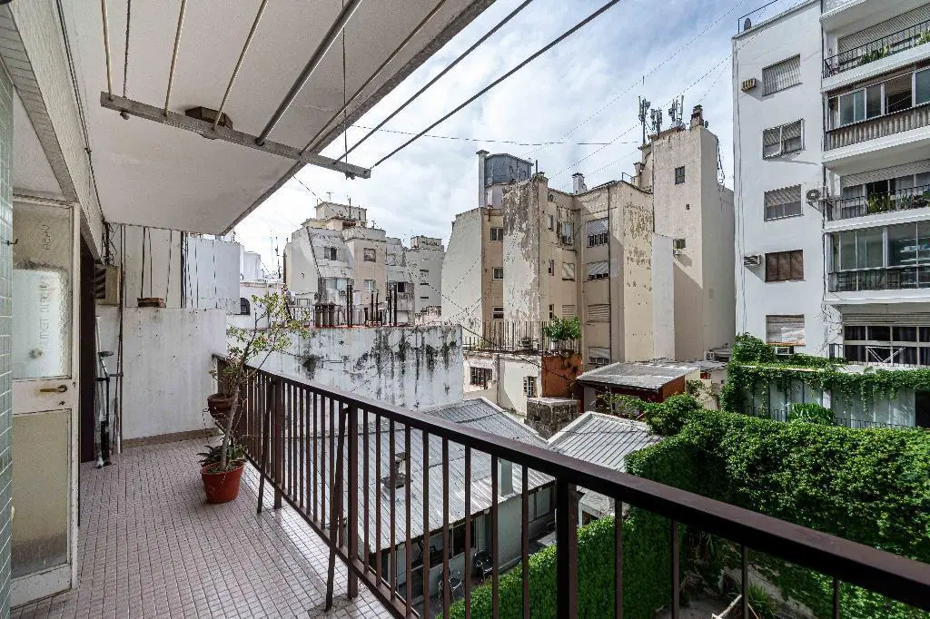 Muy lindo departamento de 3 ambientes con dependencia o 4 ambientes en el Barrio de Palermo. 4