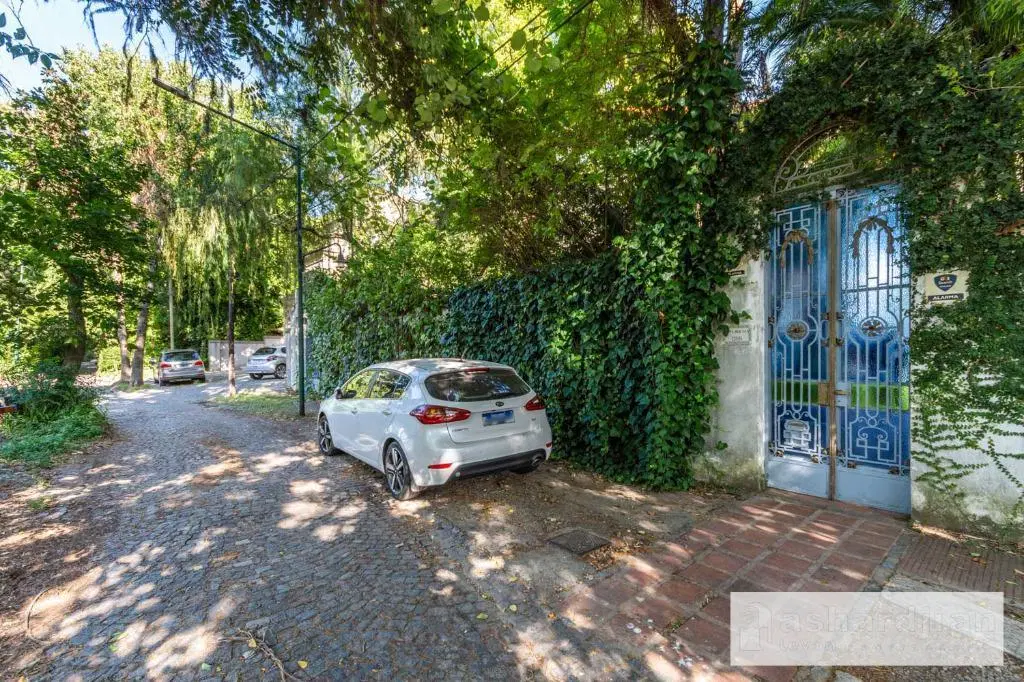 EXCELENTE LOTE DE 841 M² UBICADO EN EL BAJO DE ACASSUSO 2