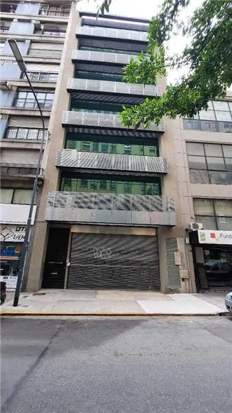 Excelente oficina planta libre con dos baños ideal consultorio 4