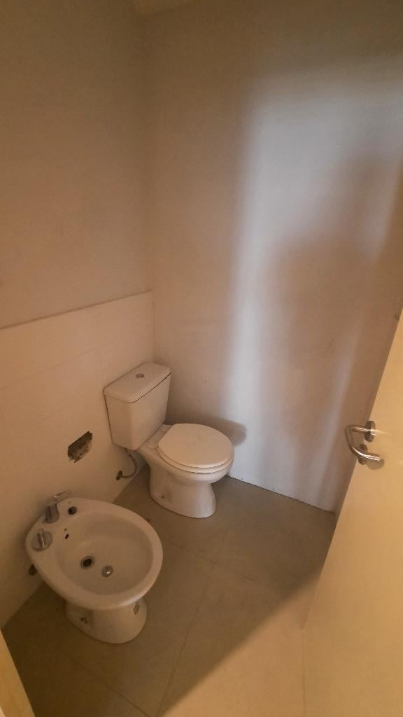 Foto de Excelente oficina planta libre con dos baños ideal consultorio, imagen 5
