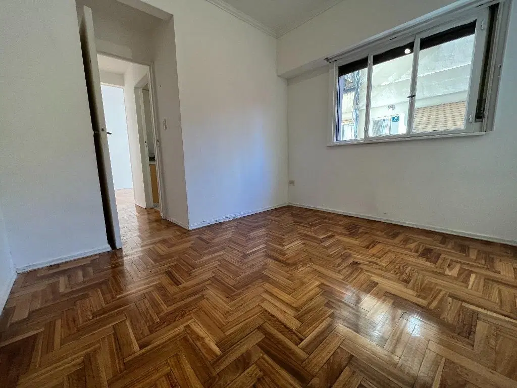 Muy lindo dos ambientes $ 650.000 con ABL Incluido, aire acondicionado split y lugar para lavarropas 5