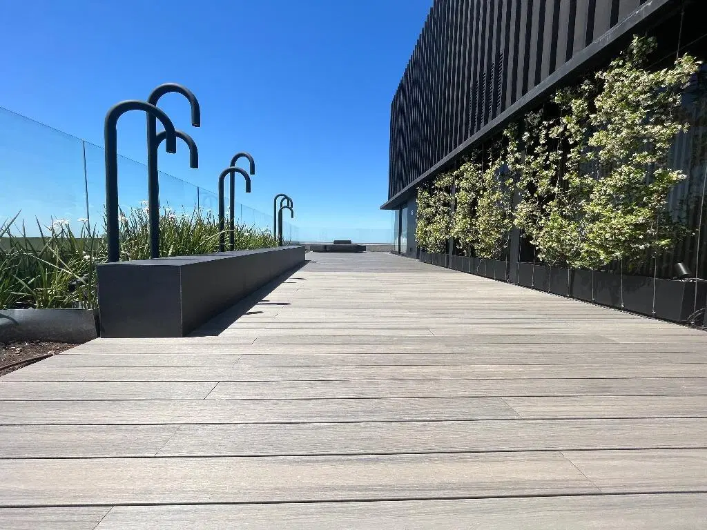 Excelente monoambiente piso alto con vista abierta. Full Amenities. 2