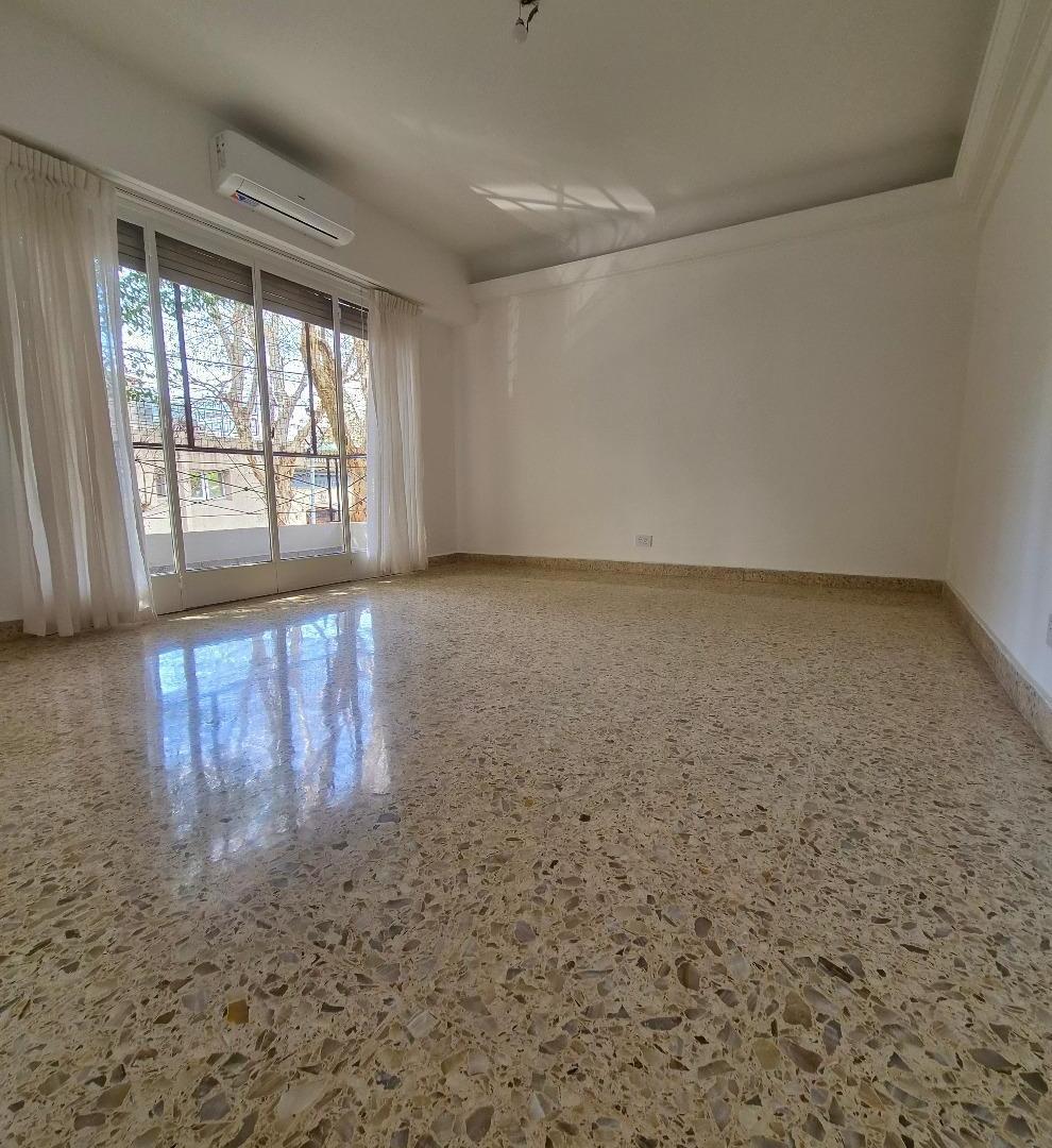 Foto de PH DE TRES O CUATRO AMBIENTES SIN EXPENSAS, imagen 4
