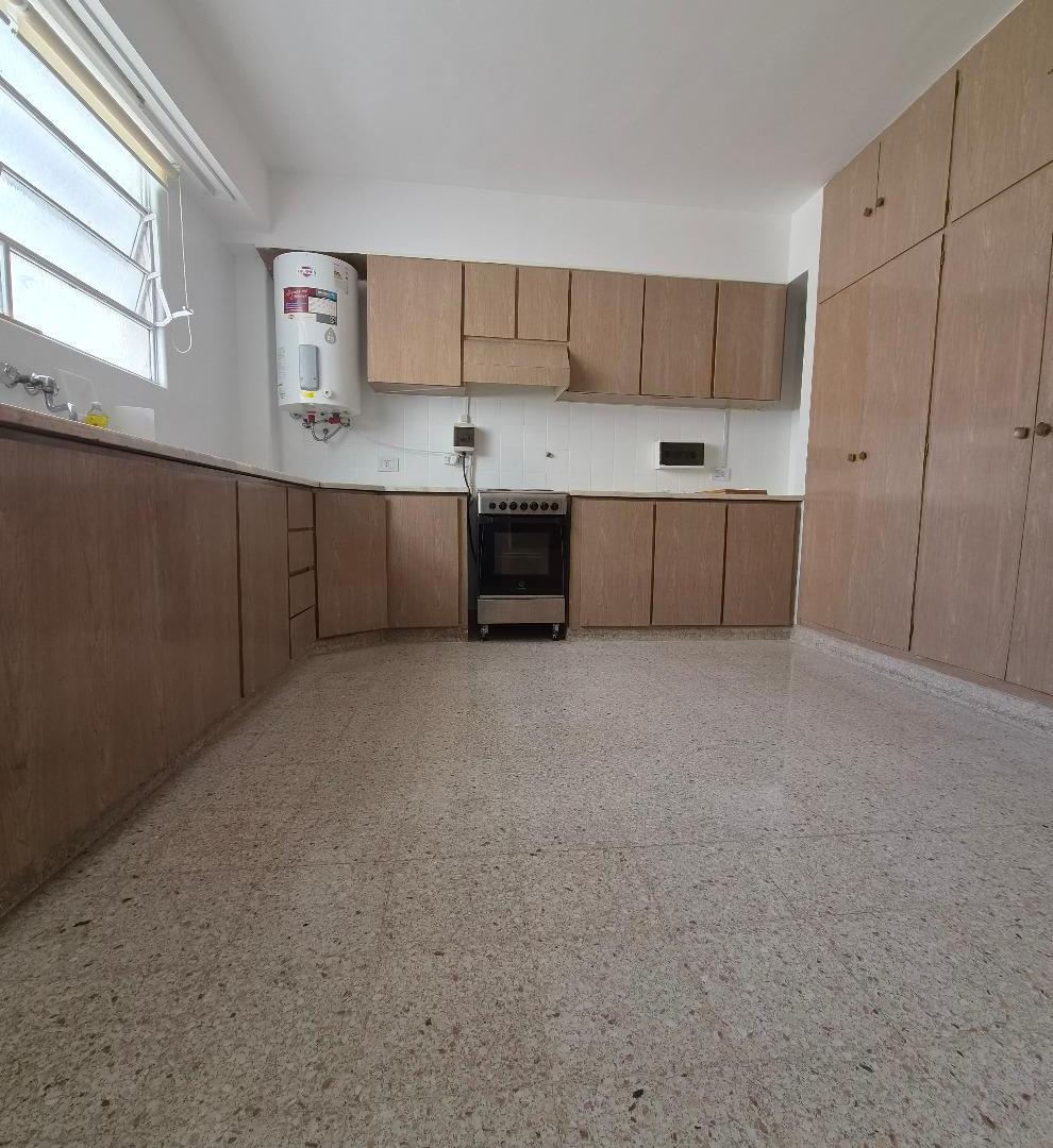 Foto de PH DE TRES O CUATRO AMBIENTES SIN EXPENSAS, imagen 5