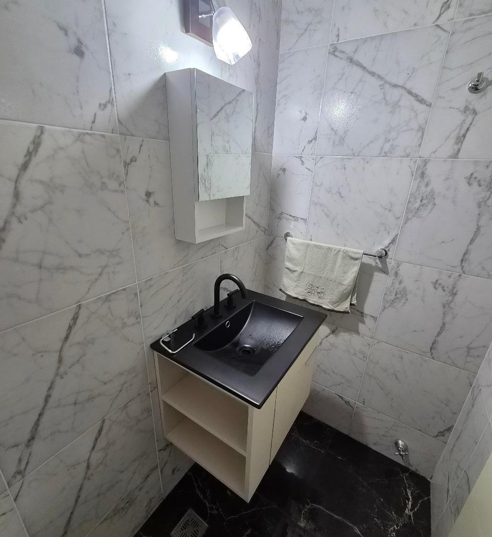 Foto de PALERMO EXCELENTE CUATRO AMBIENTES CON LAVADERO PINTADO Y PLASTIFICADO, imagen 4