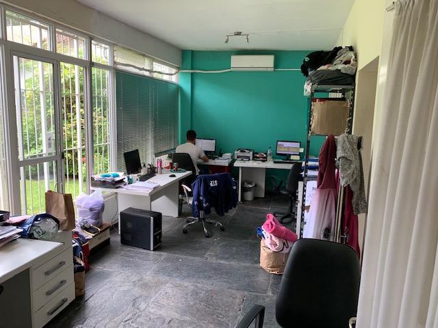San Isidro Terreno 8,66 X 28 190 m² Cubiertos S/235 m² Terreno 3