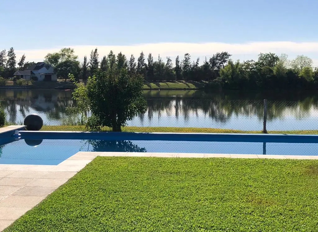 conquipropiedades - ALQUILER ANUAL - Casa - Laguna Del Sol 2