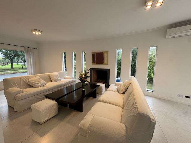 CONQUIPROPIEDADES - EN EXCLUSIVIDAD - Casa en Santa Barbara
