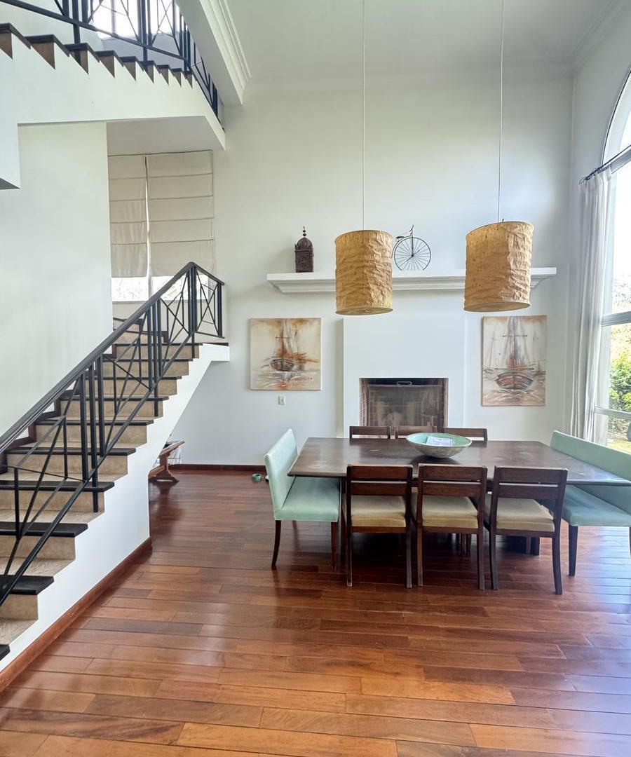 Foto de CONQUIPROPIEDADES Laguna del Sol - Casa en Venta USD 680.000, imagen 2