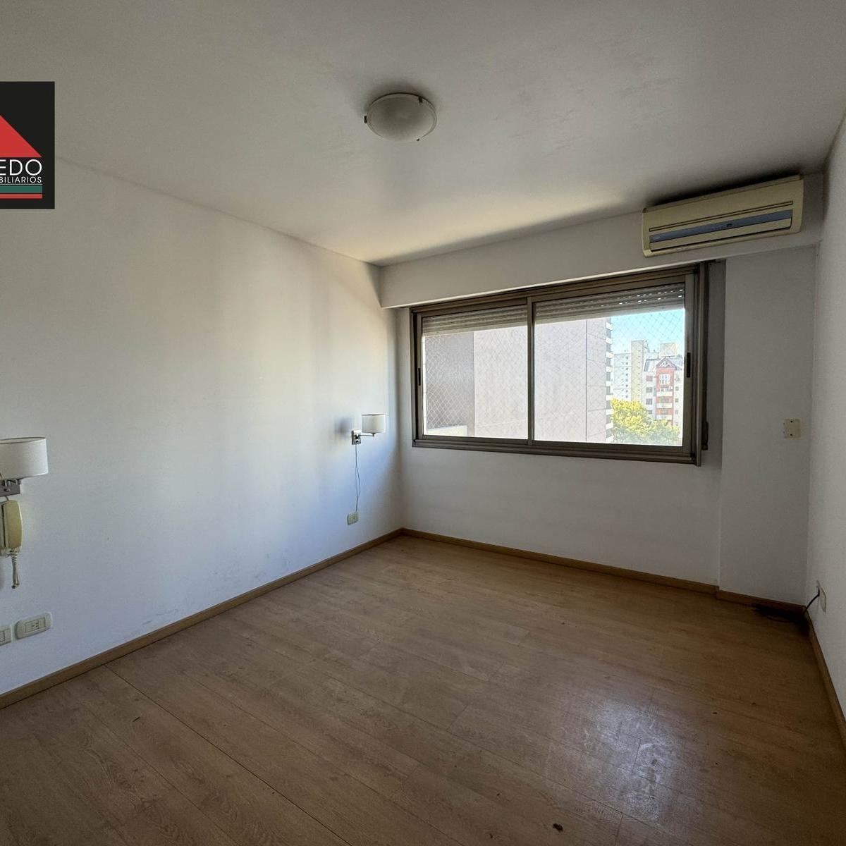 Departamento 4 Amb. en Alem 251 2