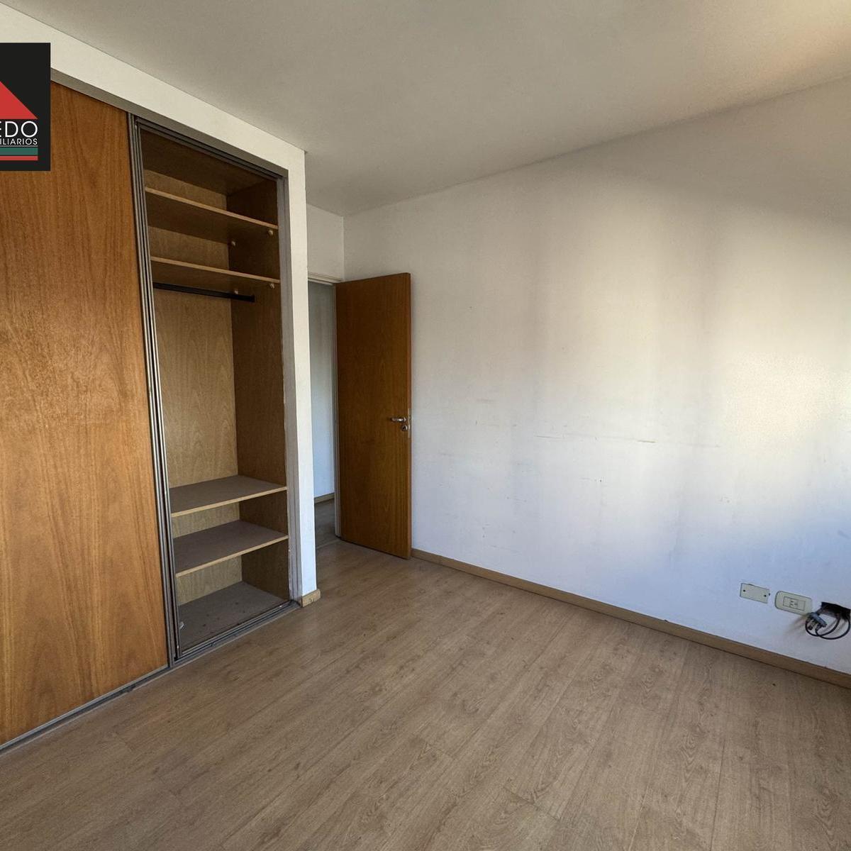 Departamento 4 Amb. en Alem 251 5
