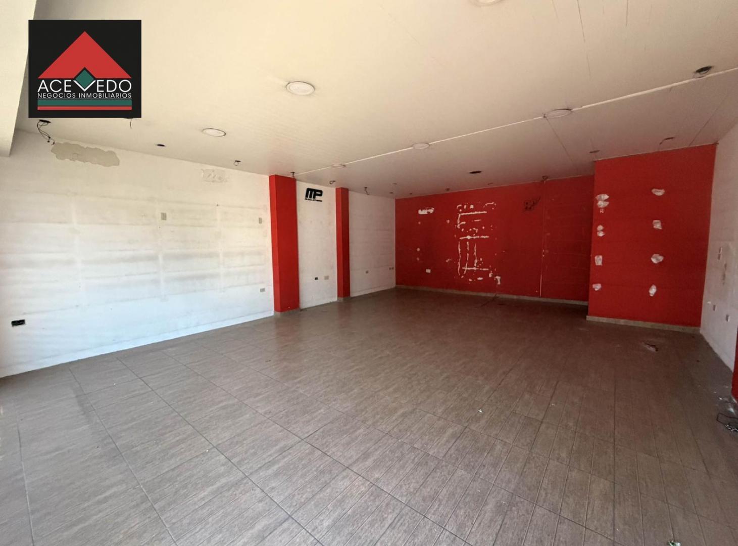 Foto de Local en Hipolito Yrigoyen al 8300, imagen 1