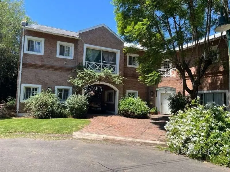 Barrio cerrado El Viejo Vivero - Casa Venta USD 340.000 2