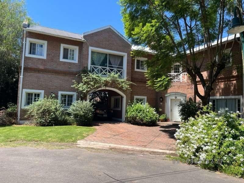 Barrio cerrado El Viejo Vivero - Casa Alquiler USD 2.300
