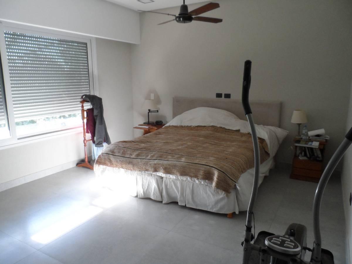Excelente casa a de 8 años de antiguedad!! en LINDISIMO cul de sac.