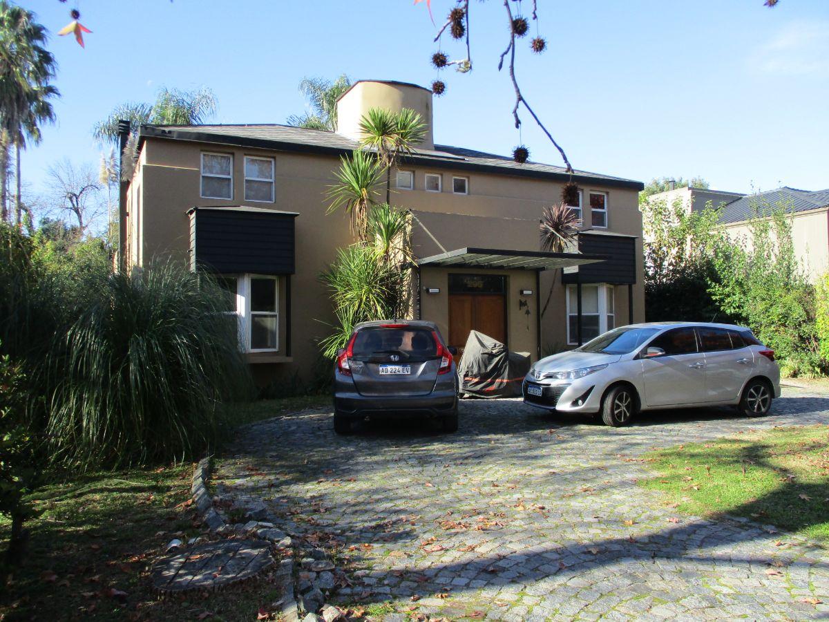 Casa con 1400 m² y 4 dormitorios en venta en Highland Park