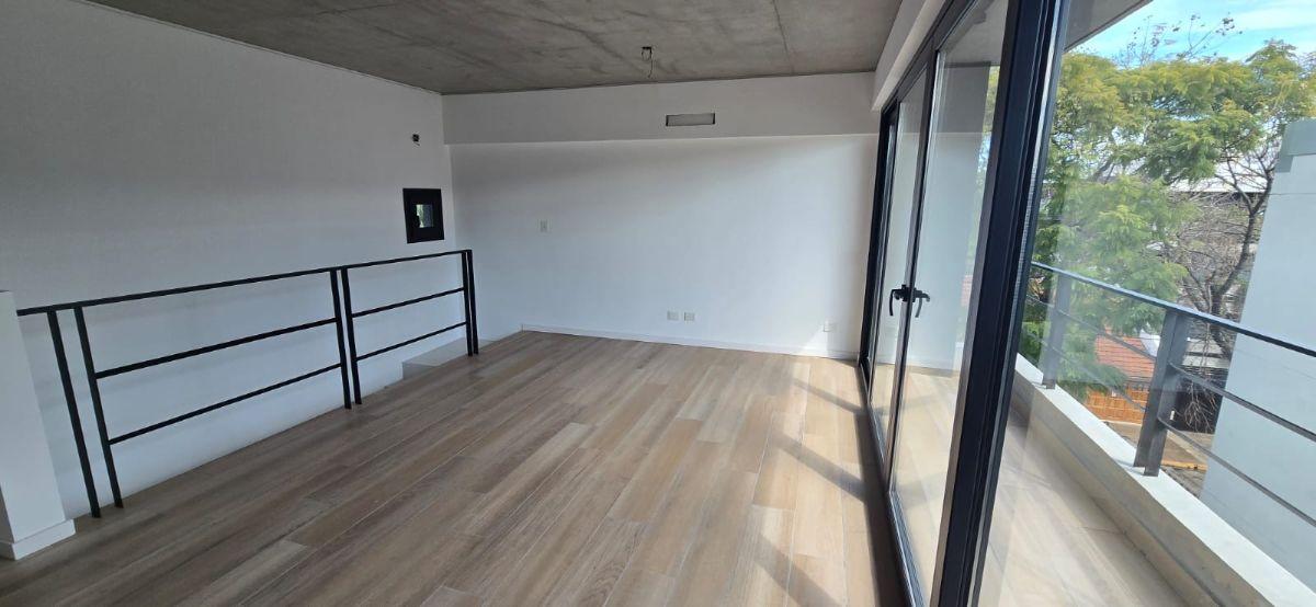 Foto de Departamento de 60 m² con 1 dormitorio en alquiler en S. Isidro. Fte a, imagen 2
