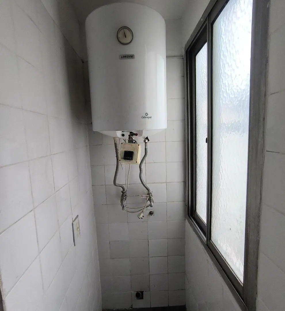 Lindísimo departamento, con balcón y vista panorámica. 3
