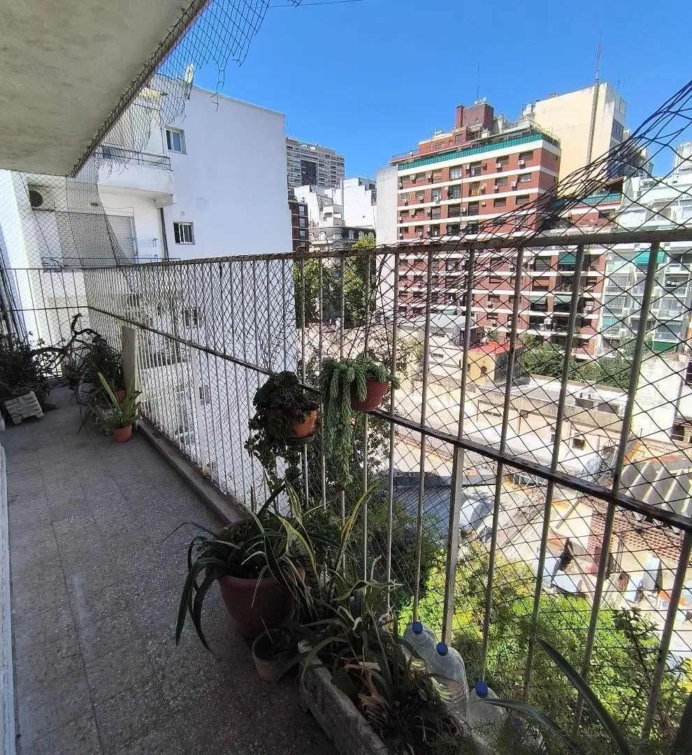 EXCELENTE PLANTA A RECICLAR, CON ENORME POTENCIAL. SALGUERO Y SANTA FE 4