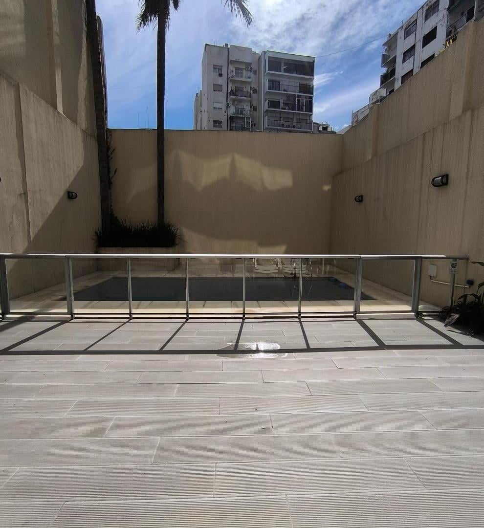 Foto de MONOAMBIENTE AMOBLADO Y EQUIPADO. MUY LUMINOSO, CON BALCÓN, imagen 4