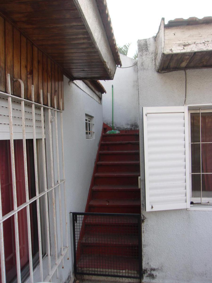 Casa en Lomas con Parque, Quincho y Pileta 2