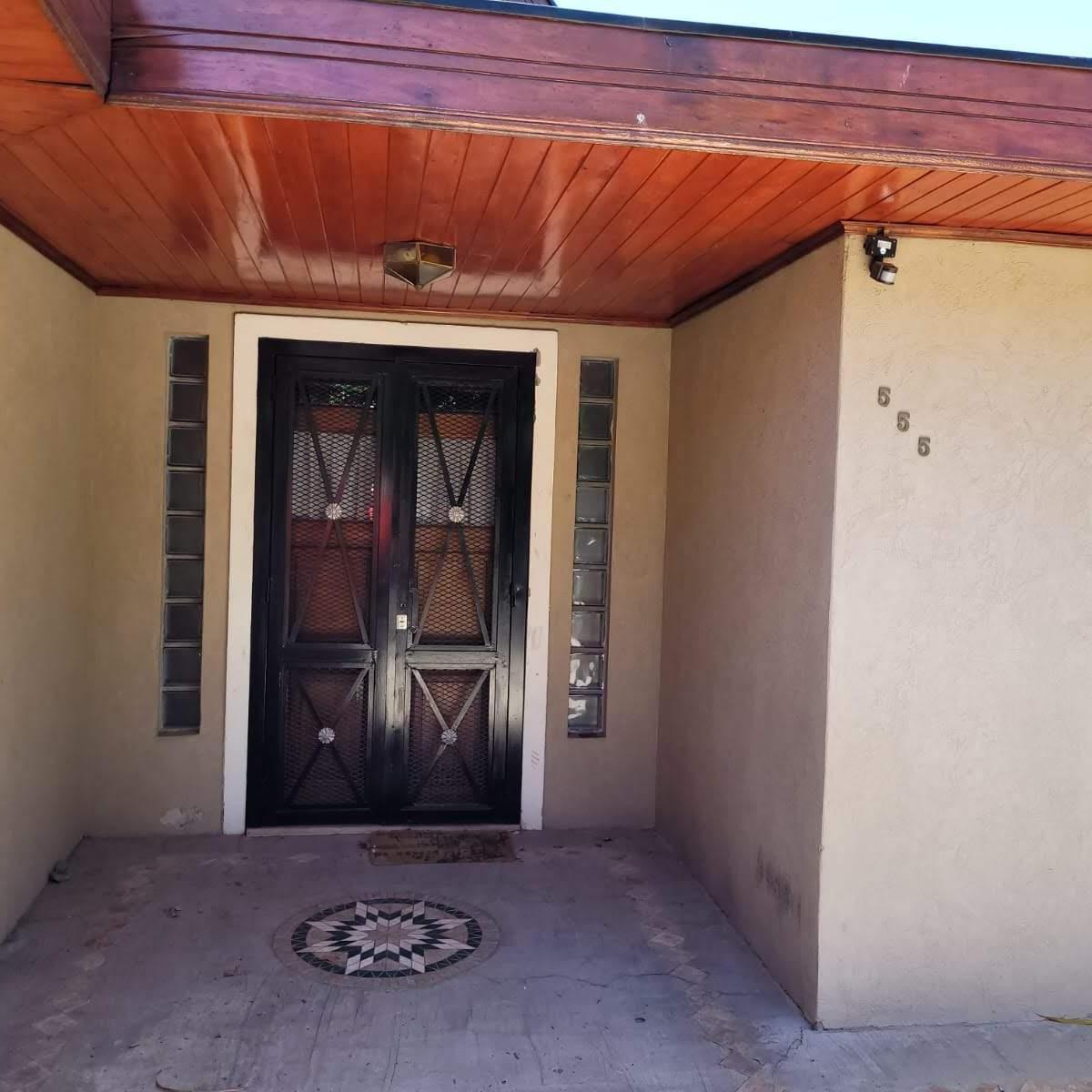 CHALET VARIOS AMBIENTES, FONDO Y PILETA