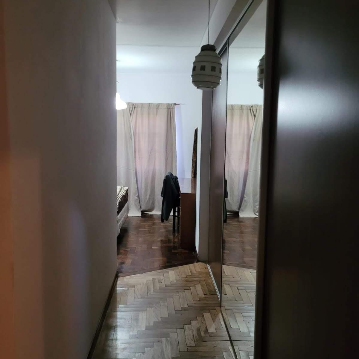 Chalet Varios Ambientes, Fondo y Pileta 1