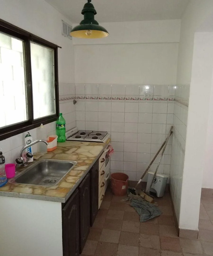 Foto de DEPARTAMENTO EN PLANTA BAJA CON PATIO A 100 MTS AVDA H IRIGOYEN, imagen 1