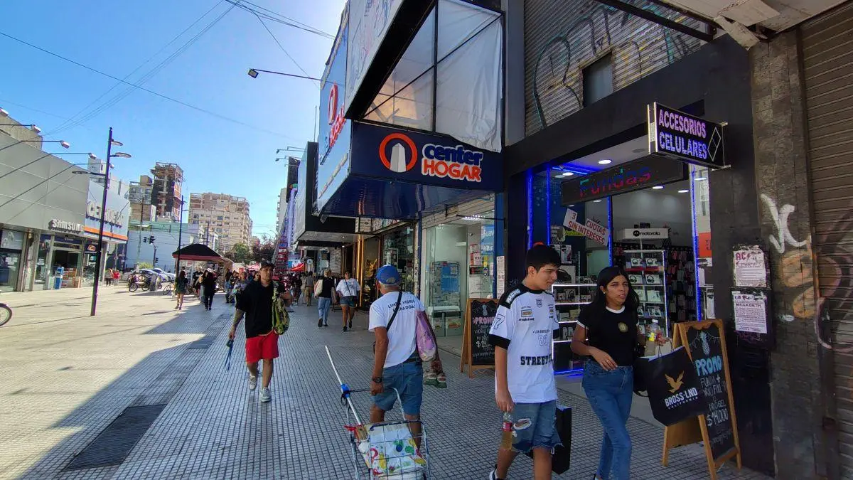 LOCAL SOBRE LAPRIDA PEATONAL 4