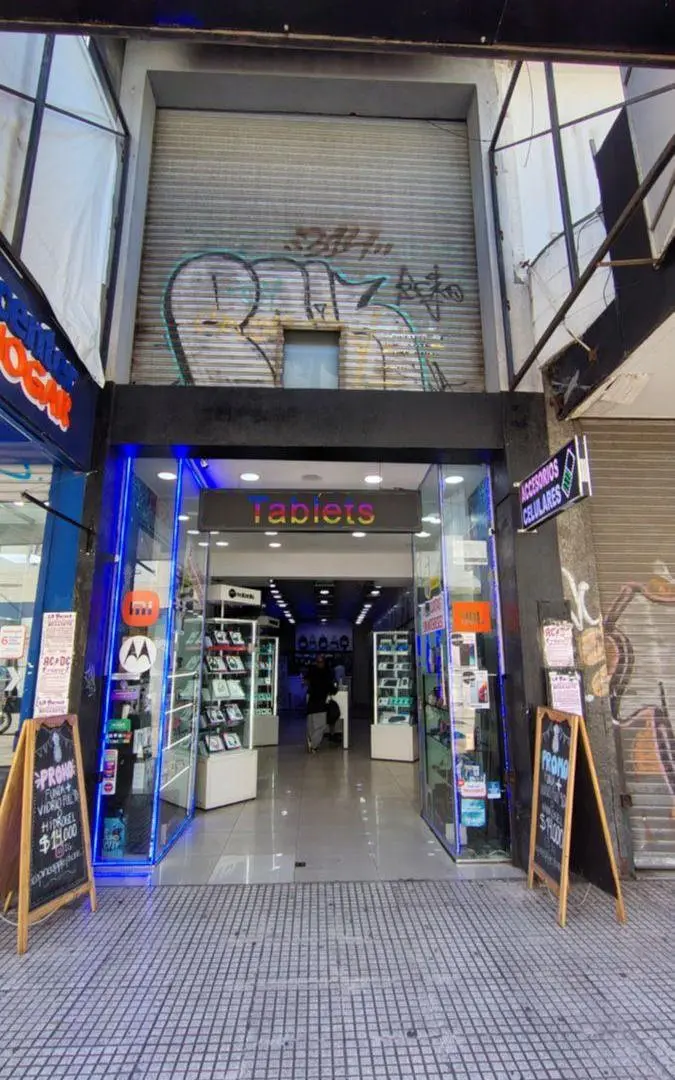 LOCAL SOBRE LAPRIDA PEATONAL 2