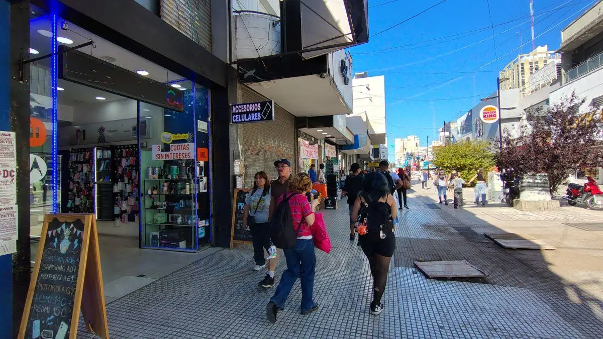 LOCAL SOBRE LAPRIDA PEATONAL 5