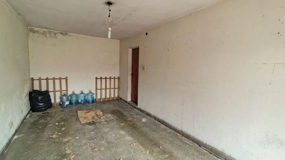 CHALET A MEJORAR SOBRE AMPLIO LOTE 2