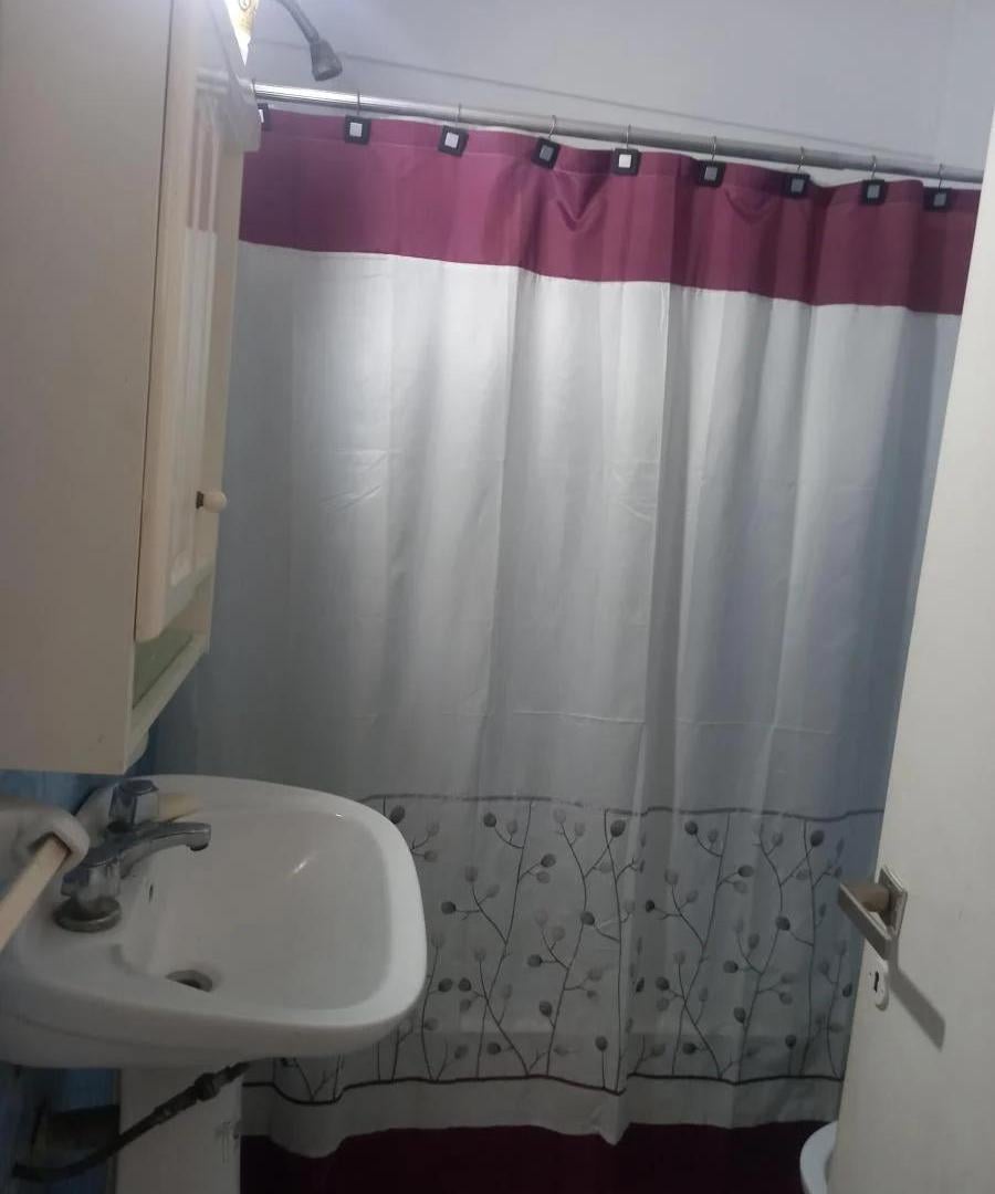 Foto de DEPARTAMENTO SOBRE AVENIDA EN ALQUILER, imagen 2