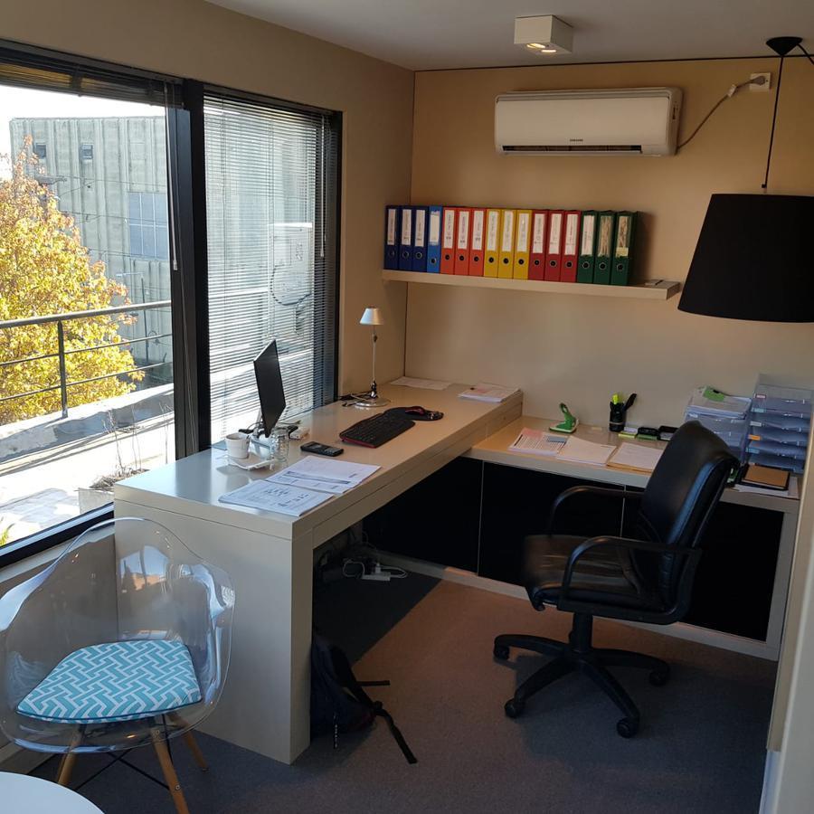 Venta de oficina en duplex San Isidro