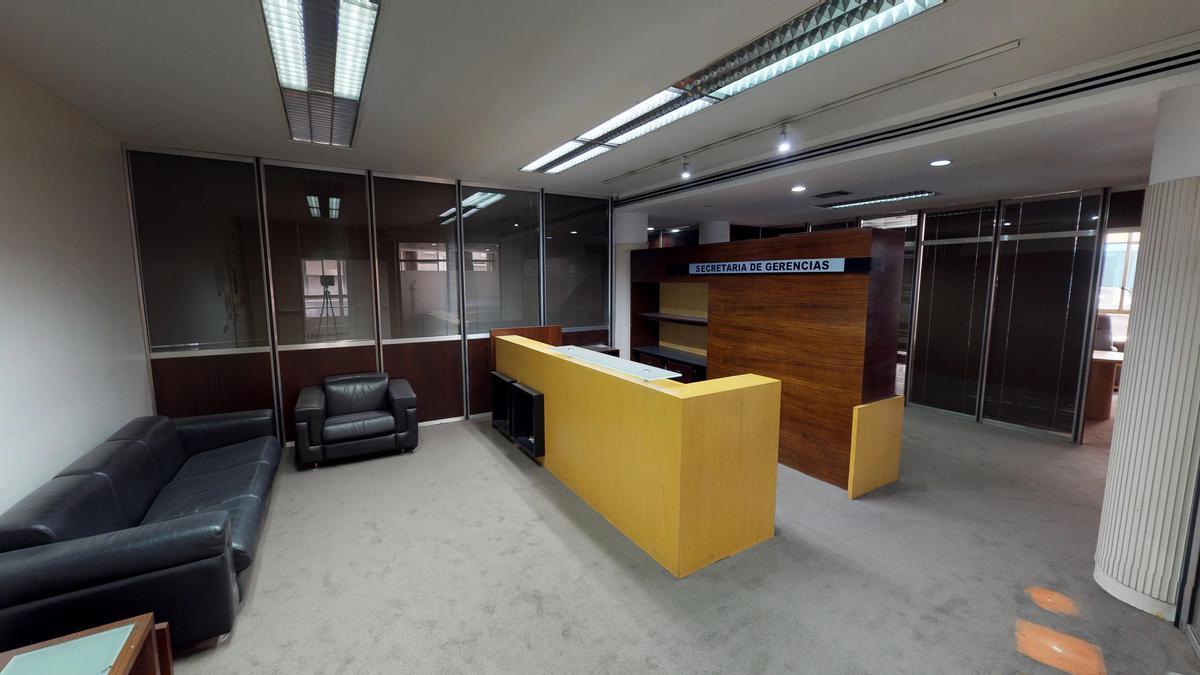 Foto de Venta y alquiler de local comercial con oficinas en microcentro CABA, imagen 2