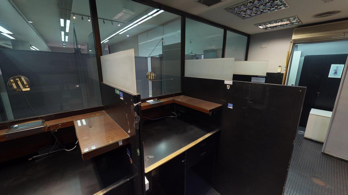 Foto de Venta y alquiler de local comercial con oficinas en microcentro CABA, imagen 2